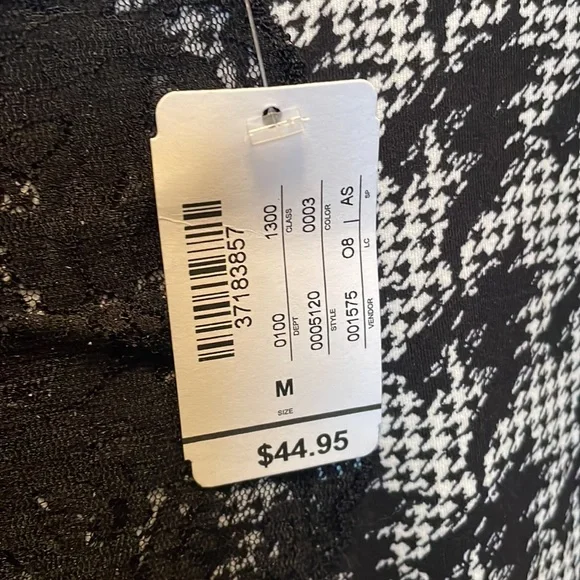 Christopher & Banks women’s top NWT - Picture 4 of 9